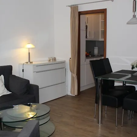 Im Royal Apartment *
