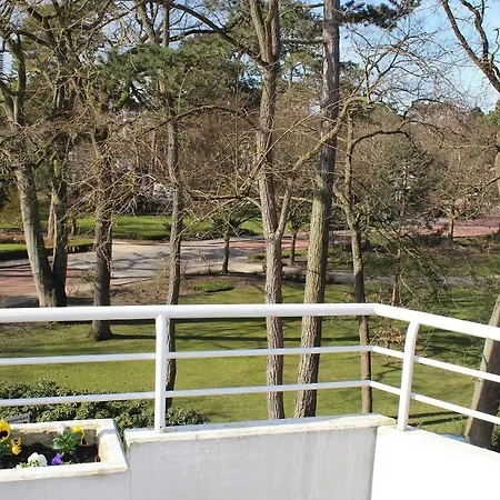 Im Royal Apartament *