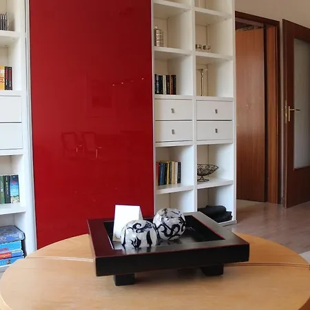 Im Royal Apartment *